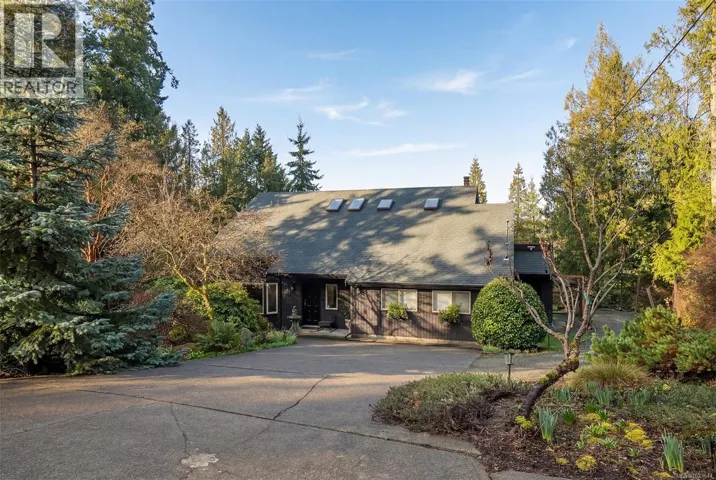 11007 Cedar Lane, North Saanich, British Columbia V8L5R1
