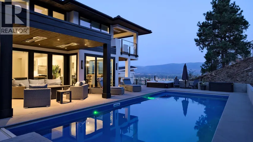 740 Pinehaven Court, Kelowna, British Columbia V1V2Y3