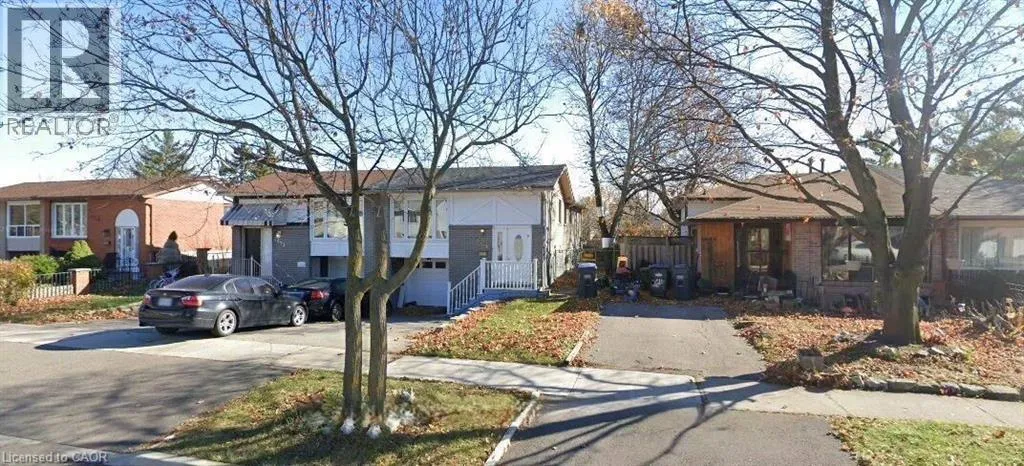 2644 LUNDENE Road, Mississauga, Ontario L5J1P8