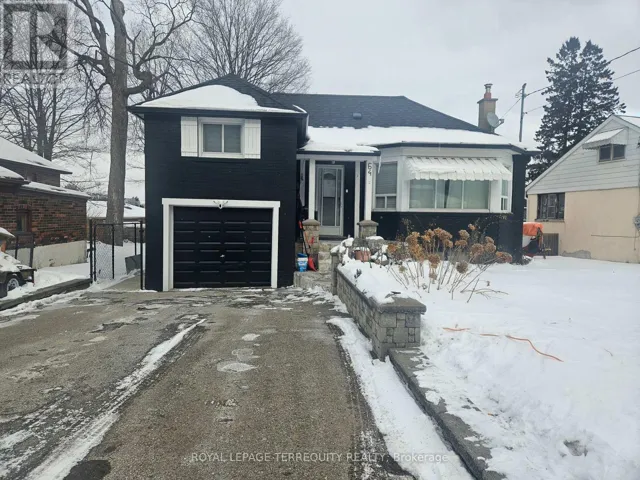 64 PELMO CRESCENT, Toronto (Humberlea-Pelmo Park), Ontario M9N2X5