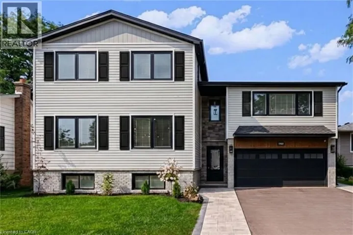 5199 BROUGHTON Crescent, Burlington, Ontario L7L3C1
