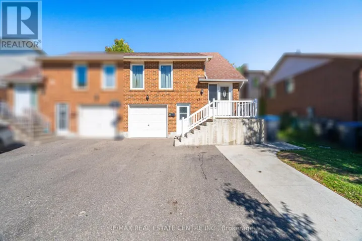 2 - 32 MOUNT PLEASANT DRIVE, Brampton (Heart Lake East), Ontario L6Z1K2