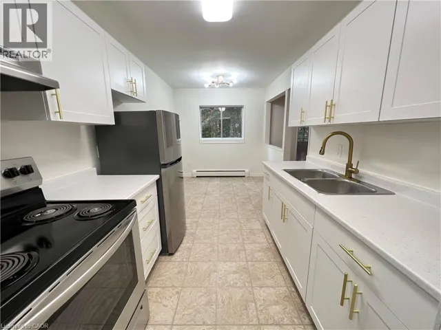 475 PARKSIDE Drive Unit# 15, Waterloo, Ontario N2L4X6