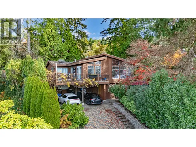 7 BIGNALL BAY, Port Moody, British Columbia V3H3N5