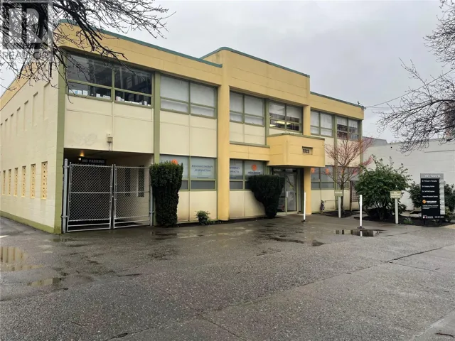 101 1121 Yates St, Victoria, British Columbia V8V3N1