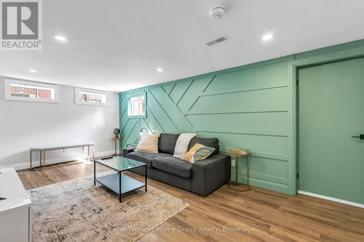 496 MANCHESTER ROAD, Kitchener, Ontario N2B1A6