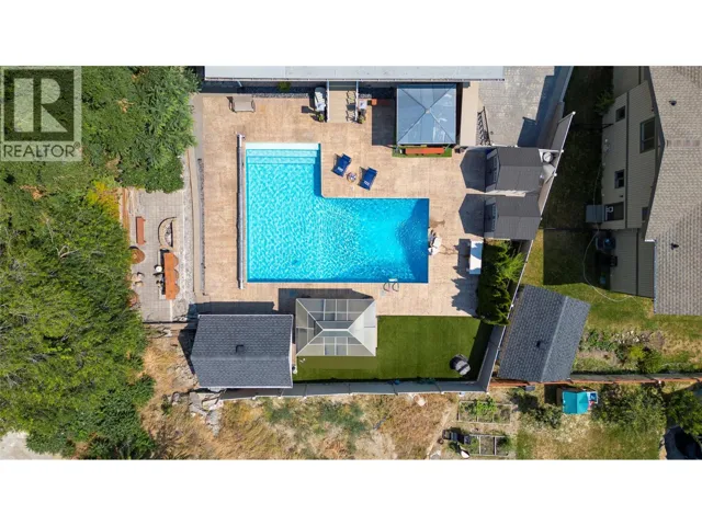 5318 Fulton Place, Peachland, British Columbia V0H1X1