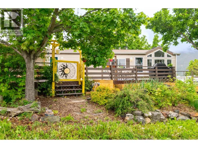 6696 Sunnybrae Canoe Point Road Unit# 12, Tappen, British Columbia V0E2X1