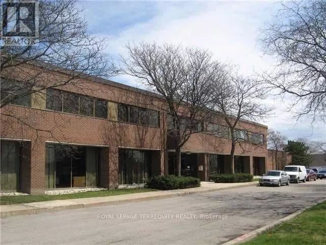2475 TEDLO STREET, Mississauga (Dixie), Ontario L5A4A8