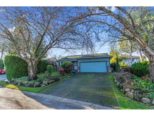 12905 65 AVENUE, Surrey, British Columbia V3W9H4
