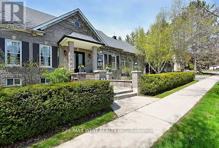 5 HUMBERVIEW DRIVE, Vaughan (Islington Woods), Ontario L4H1B1