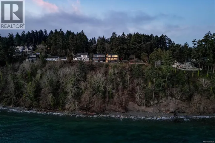 4599 Cordova Bay Rd, Saanich, British Columbia V8Y2K1