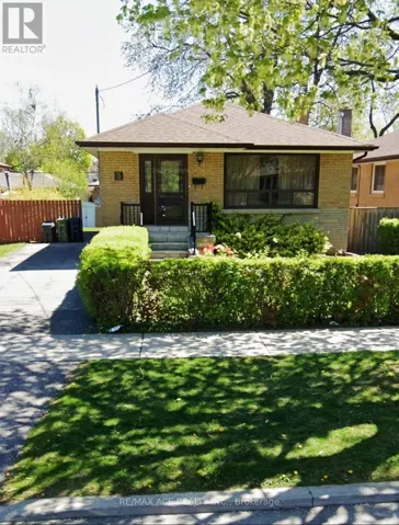 3 HOLTON ROAD, Toronto (Woburn), Ontario M1G1E7