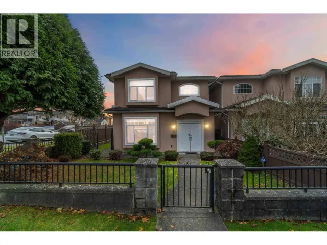 4292 PARKER STREET, Burnaby, British Columbia V5C3C3