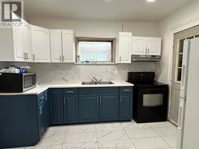 415 rankin, Windsor, Ontario N9B2R6