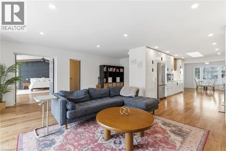 88 OLD FOREST Crescent, Kitchener, Ontario N2N2A3