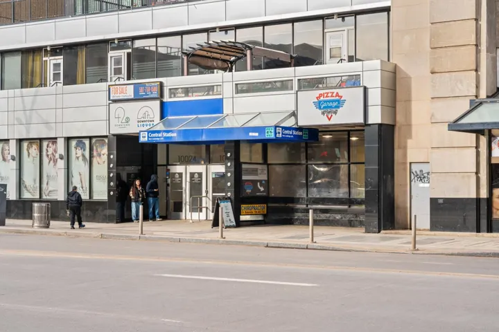 10020 JASPER Avenue, Edmonton, Alberta T5J1R2