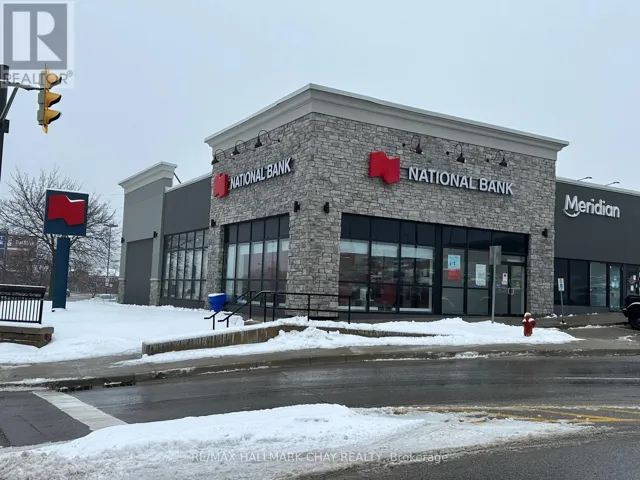 13 - 72 DAVIS DRIVE, Newmarket (Central Newmarket), Ontario L3Y7T7