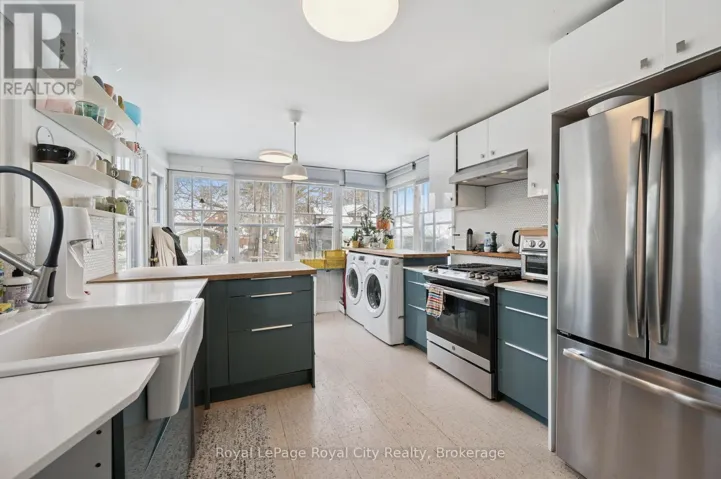 467 WOOLWICH STREET, Guelph (Exhibition Park), Ontario N1H3X6