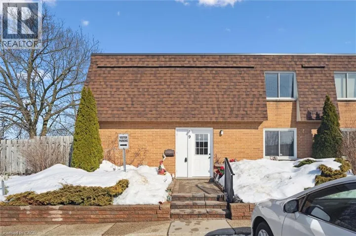 120 COUNTRY CLUB Drive Unit# 9, Guelph, Ontario N1E3K7