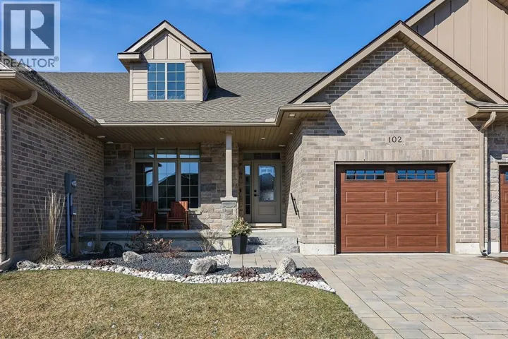 102 Leneve STREET, Lambton Shores, Ontario N0N1J0