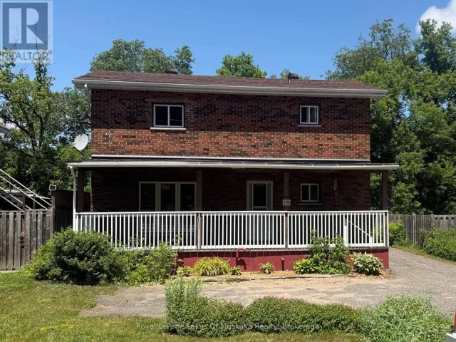 Covered porch -Entrance