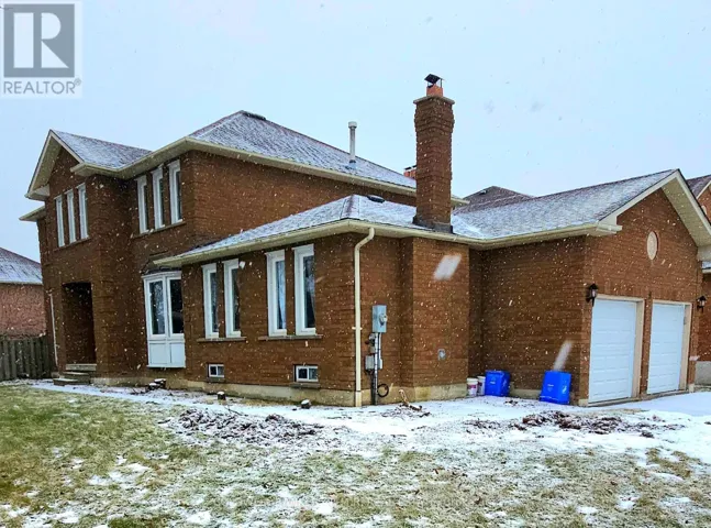 11 FOSTER CRESCENT, Whitby (Rolling Acres), Ontario L1R1W1