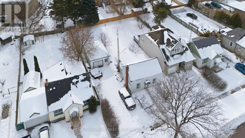 145 TRESANE STREET, Oshawa (Vanier), Ontario L1J1T7