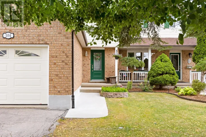 104 DYER COURT, Cambridge, Ontario N3C4B9