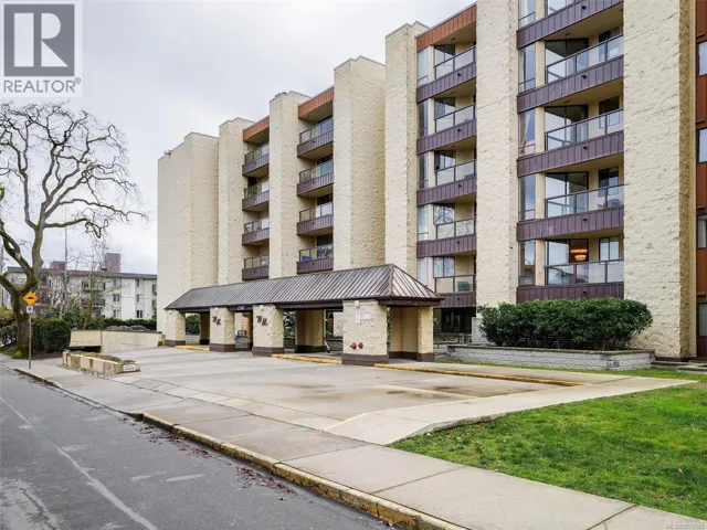 213 1745 Leighton Rd, Victoria, British Columbia V8R6R6