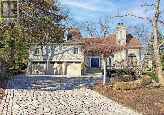 6A EDENBROOK HILL, Toronto (Edenbridge-Humber Valley), Ontario M9A3Z6