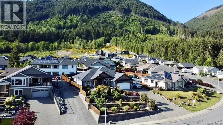 482 Mountain View Dr, Lake Cowichan, British Columbia V0R2G1