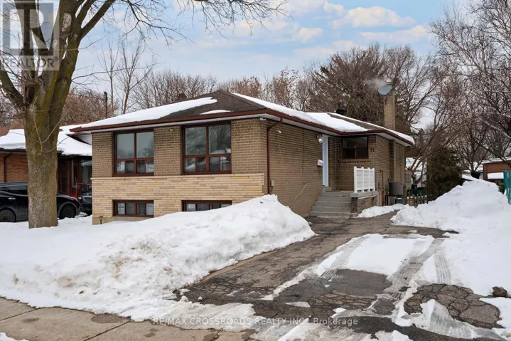 11 BRIGHTSIDE DRIVE, Toronto (West Hill), Ontario M1E3Y8