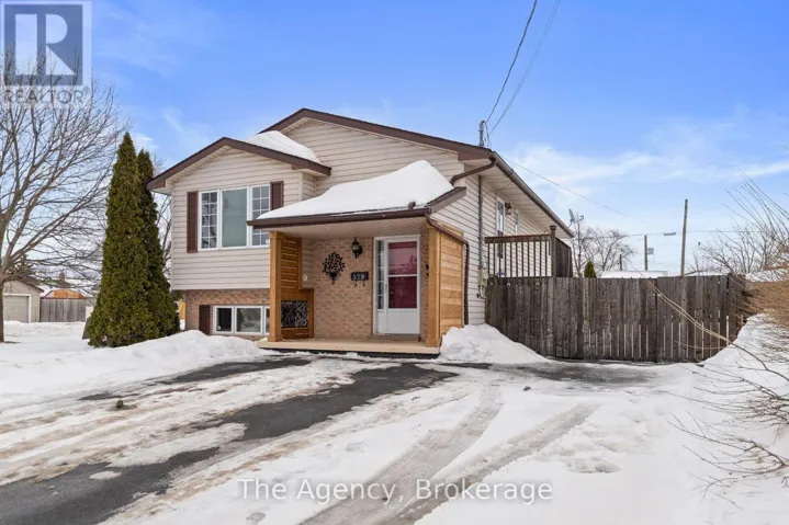 379 SOUTHWORTH STREET S, Welland (Lincoln/Crowland), Ontario L3B2A1