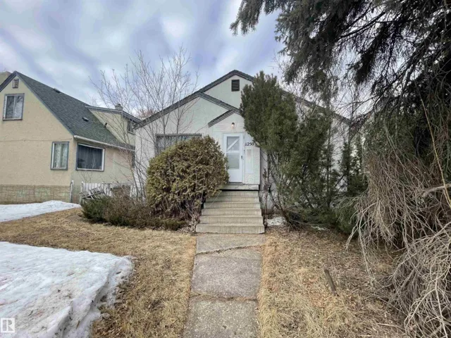 11250 72 AV NW, Edmonton, Alberta T6G0B5