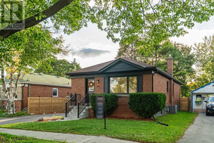 38 VAUXHALL DRIVE, Toronto (Dorset Park), Ontario M1P1P7