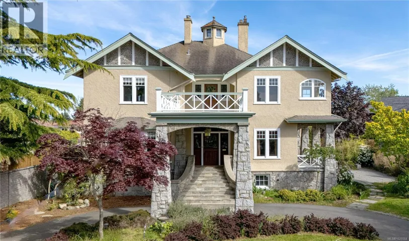 4423 Tyndall Ave, Saanich, British Columbia V8N3S3