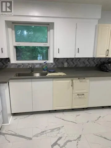 MAIN FLOOR - 224 FINCH AVENUE E, Toronto (Newtonbrook East), Ontario M2N4R9