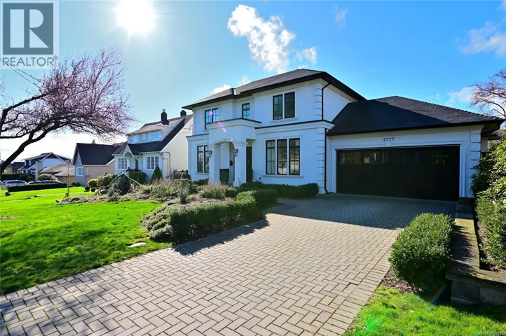 2777 Dewdney Ave, Oak Bay, British Columbia V8R3M3