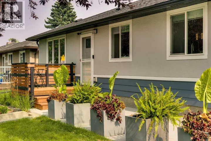 2444 45 Street SE, Calgary, Alberta T2B1K4