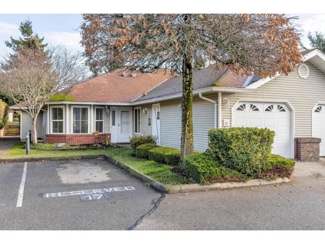 17 2006 WINFIELD DRIVE, Abbotsford, British Columbia V3G1K4