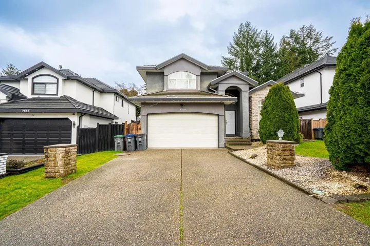 7658 147A STREET, Surrey, British Columbia V3S8Z3