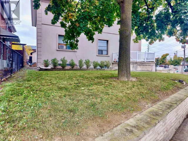 2 - 952 SCARLETT ROAD, Toronto (Humber Heights), Ontario M9P2V6