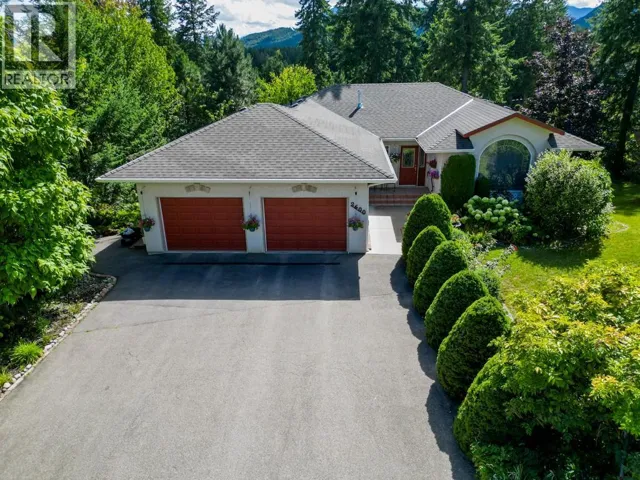 2600 Fairway Place, Blind Bay, British Columbia V0E1H2