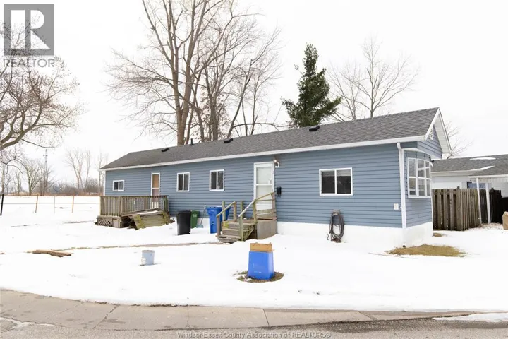 3 OAK COURT, McGregor, Ontario N0R1J0