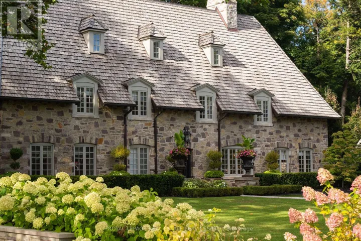 108 SANDRINGHAM DRIVE, Toronto (Lansing-Westgate), Ontario M3H1C9