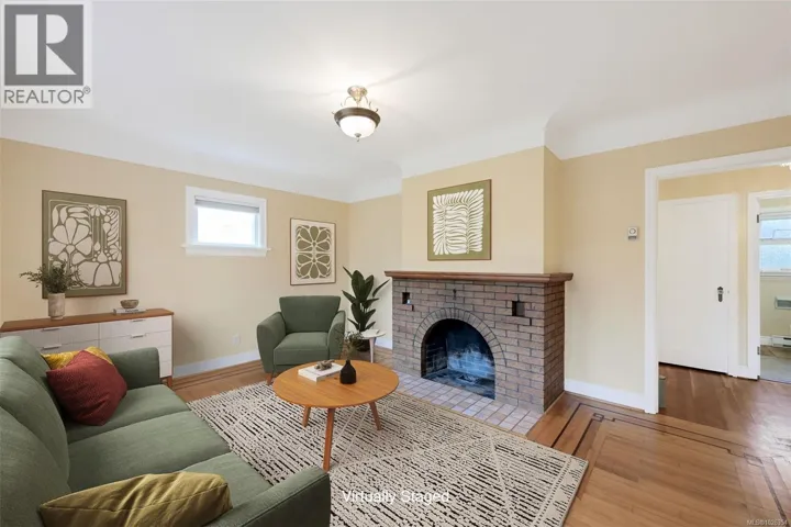 3312 Kingsley St, Saanich, British Columbia V8P4J9