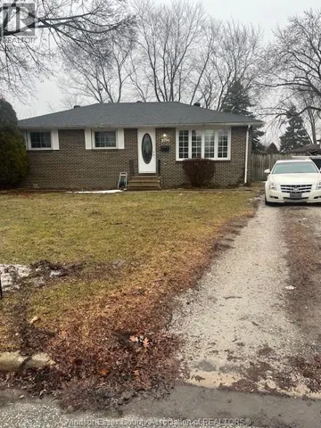 3090 PEACE COURT, Windsor, Ontario N8T2J4