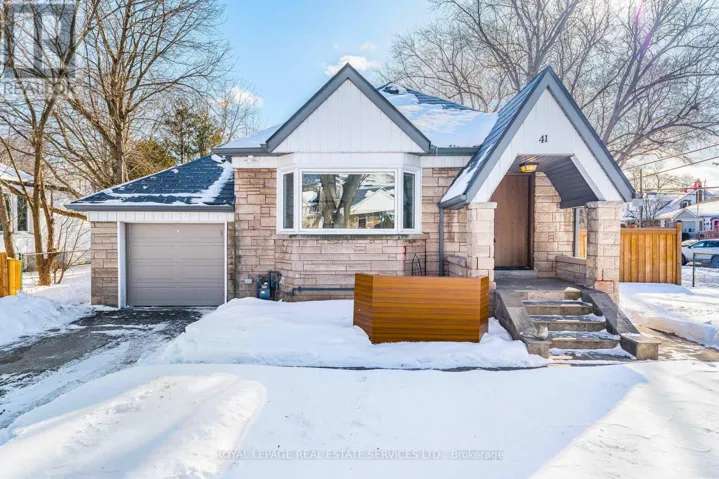 41 ASH CRESCENT, Toronto (Long Branch), Ontario M8W1E4