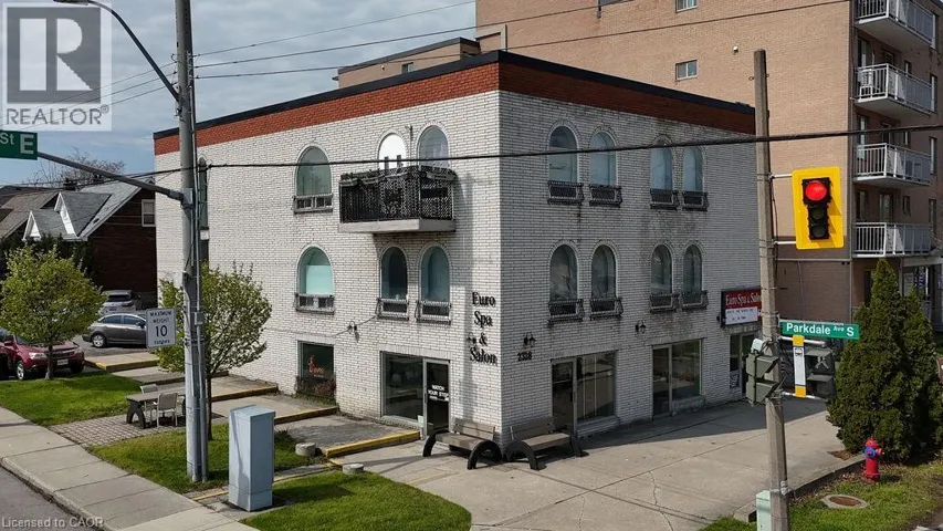 2328 KING Street E, Hamilton, Ontario L8K1X4